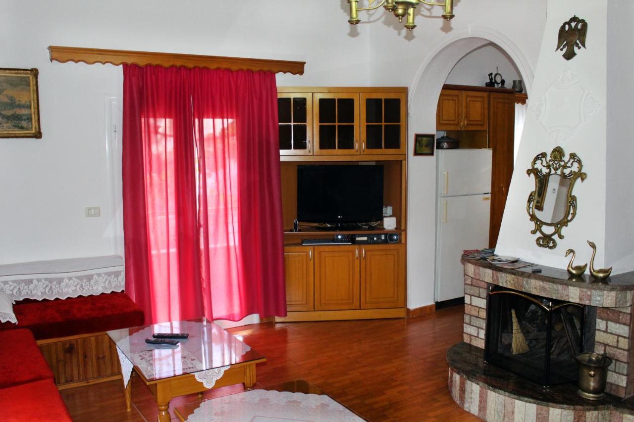 Babacari Apartment จีโรคาสเตอร์ ภายนอก รูปภาพ